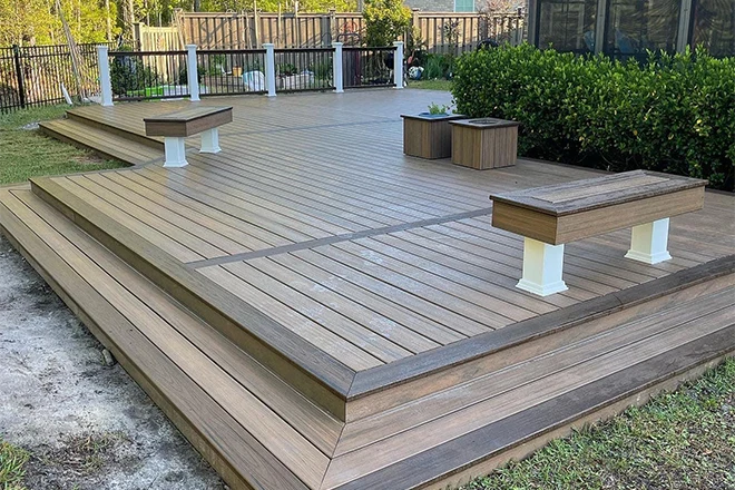 Large deck with built-in benches - Hard Decks Large deck with built-in benches