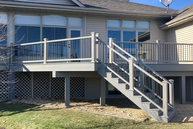How to build a deck railing like in this photo