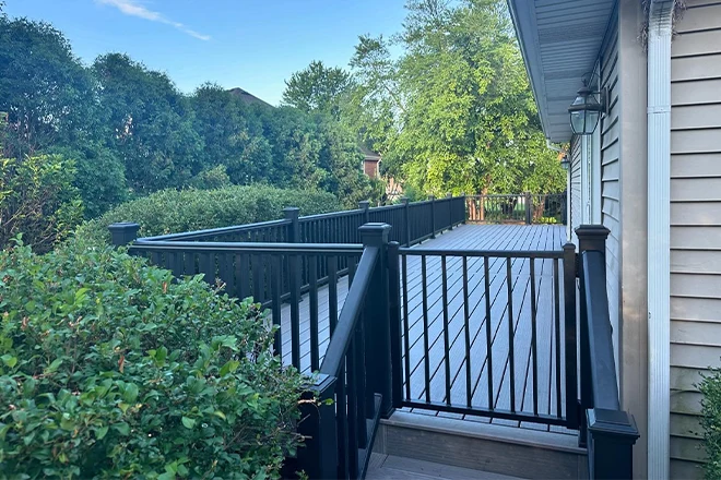 Composite deck ideas in a backyard in Illinois - Hard Decks Composite deck ideas in a backyard in Illinois